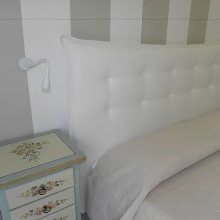 Lemon Bed & Breakfast