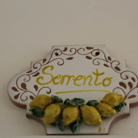 לינה וארוחת בוקר Lemon סורנטו